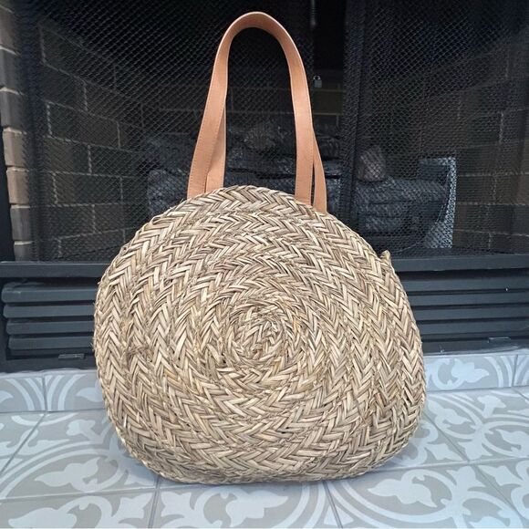 Universal Thread Woven Handbag - Picture 1 of 7